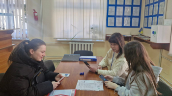 В Іршаві податківці ознайомлюють платників з роботою застосунку "Моя податкова"