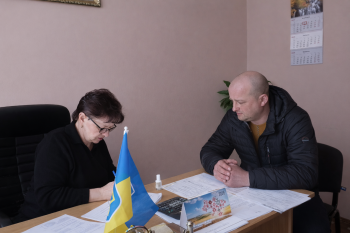 Платникам Перечина роз’яснили порядок отримання ліцензій на торгівлю алкоголем і тютюном