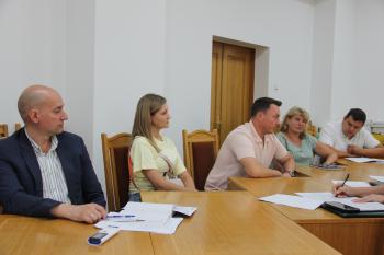 Податкова Закарпаття обговорила з бізнесом оплату праці найманих працівників та сплату податків