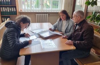 У Тячеві податківці консультують громадян щодо декларування доходів перед виїздом за кордон