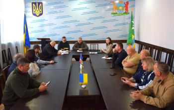 У Рахівській РДА обговорили підтримку захисників і податкові питання з представниками готельного бізнесу