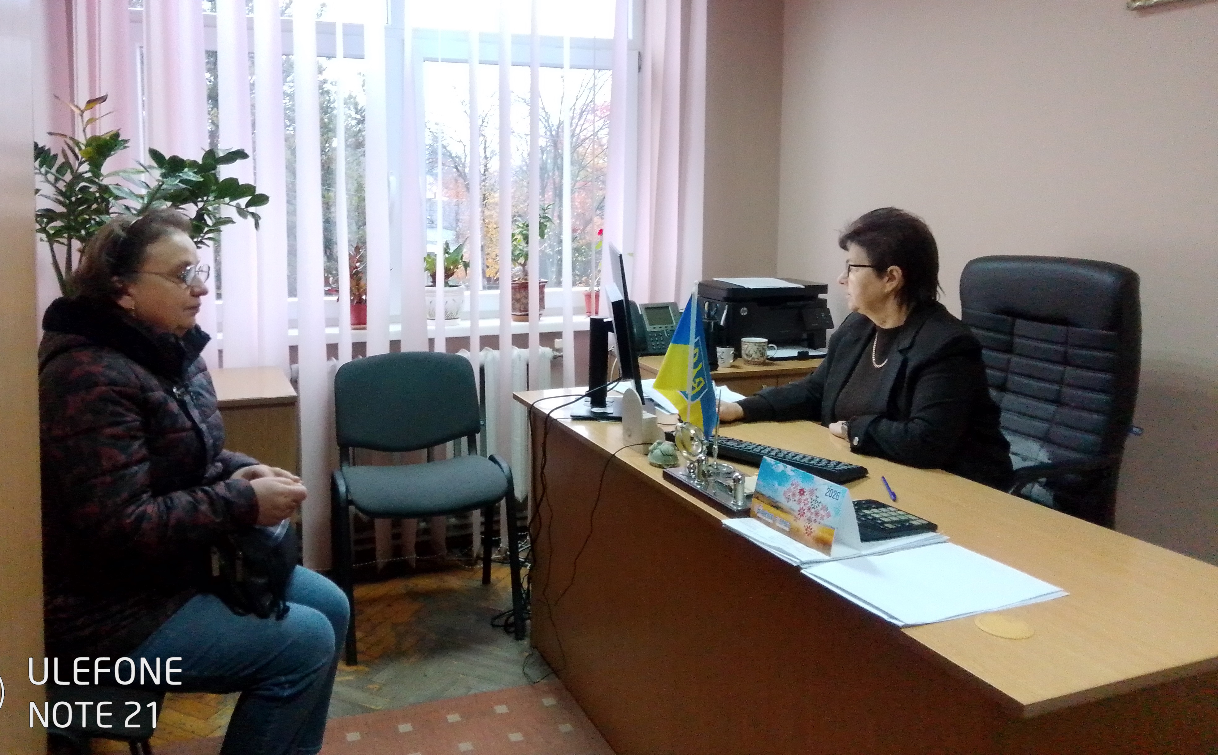Перечинські податківці роз’яснили підприємцю порядок звільнення від сплати єдиного податку та військового збору протягом одного місяця на рік