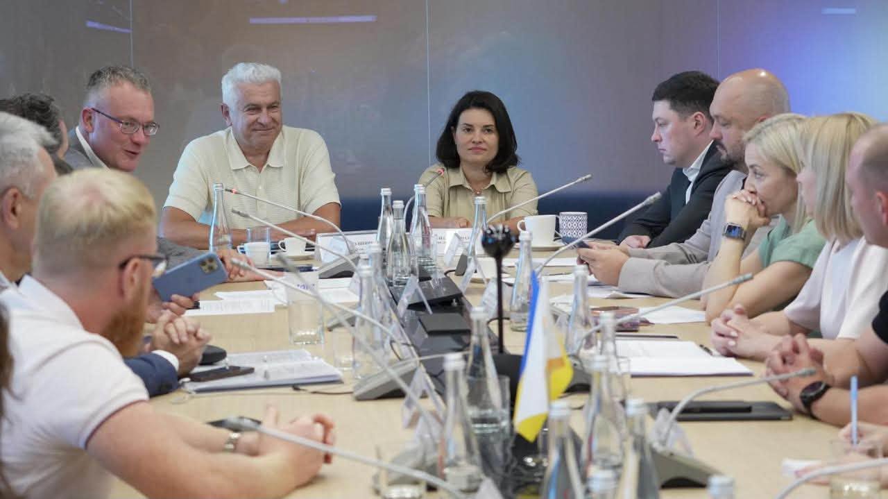 ДПС обговорює з бізнесом можливості вдосконалення підтримки постраждалих підприємств. Фото № 10/9