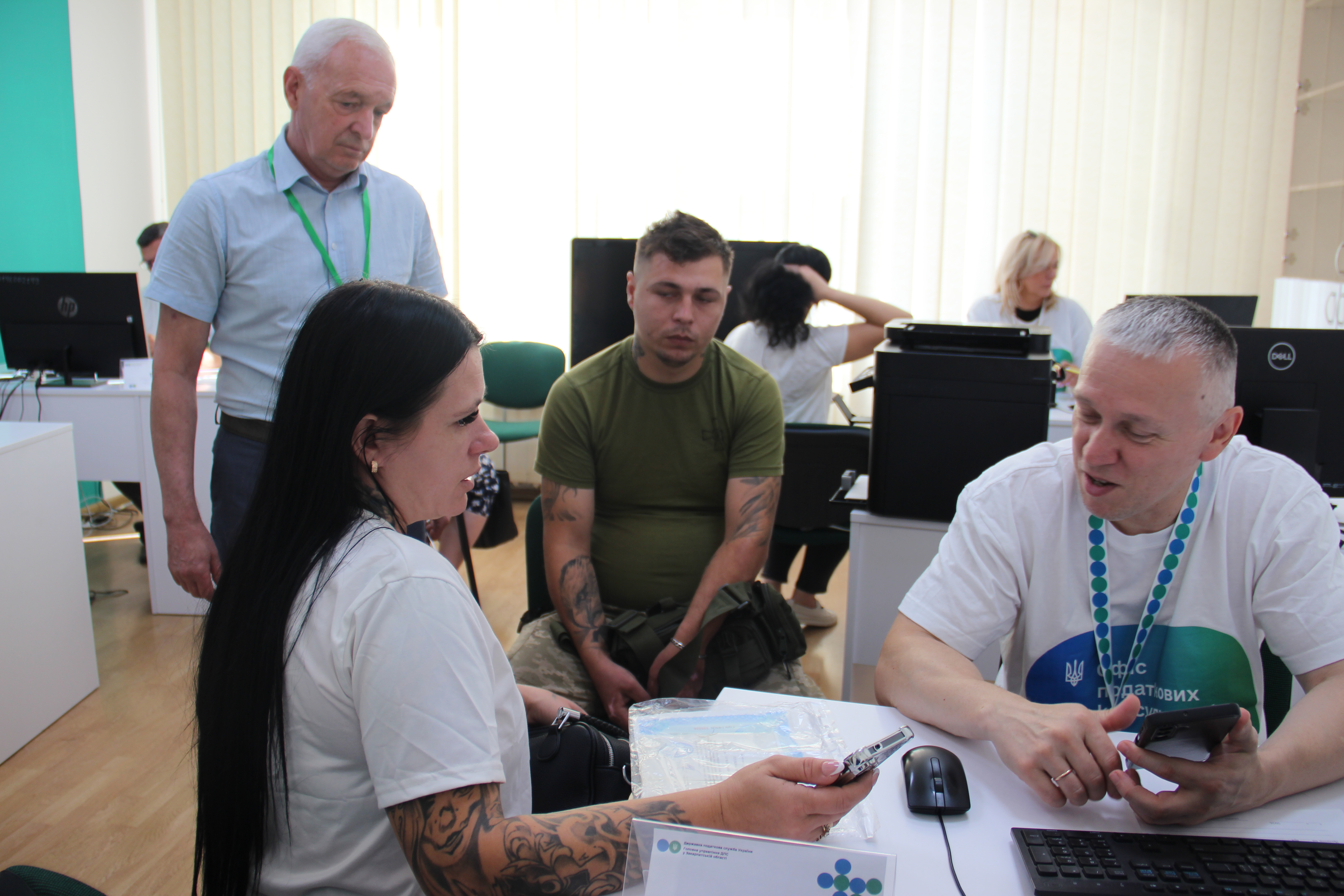 Рік партнерства з платниками: Офіс податкових консультантів Закарпаття надав понад п’ять тисяч консультацій. Фото № 4/3