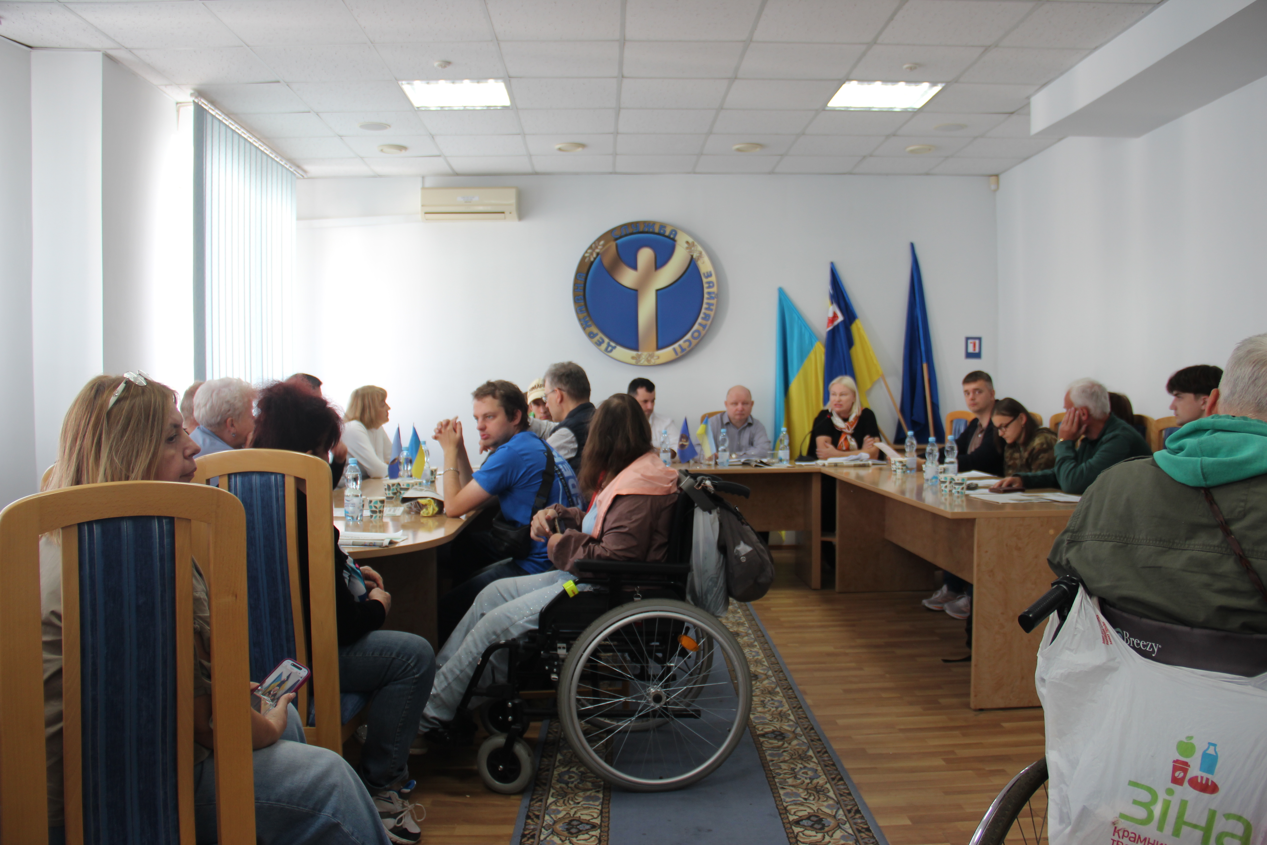 Податкові аспекти працевлаштування осіб з інвалідністю обговорили під час круглого столу. Фото № 6/5
