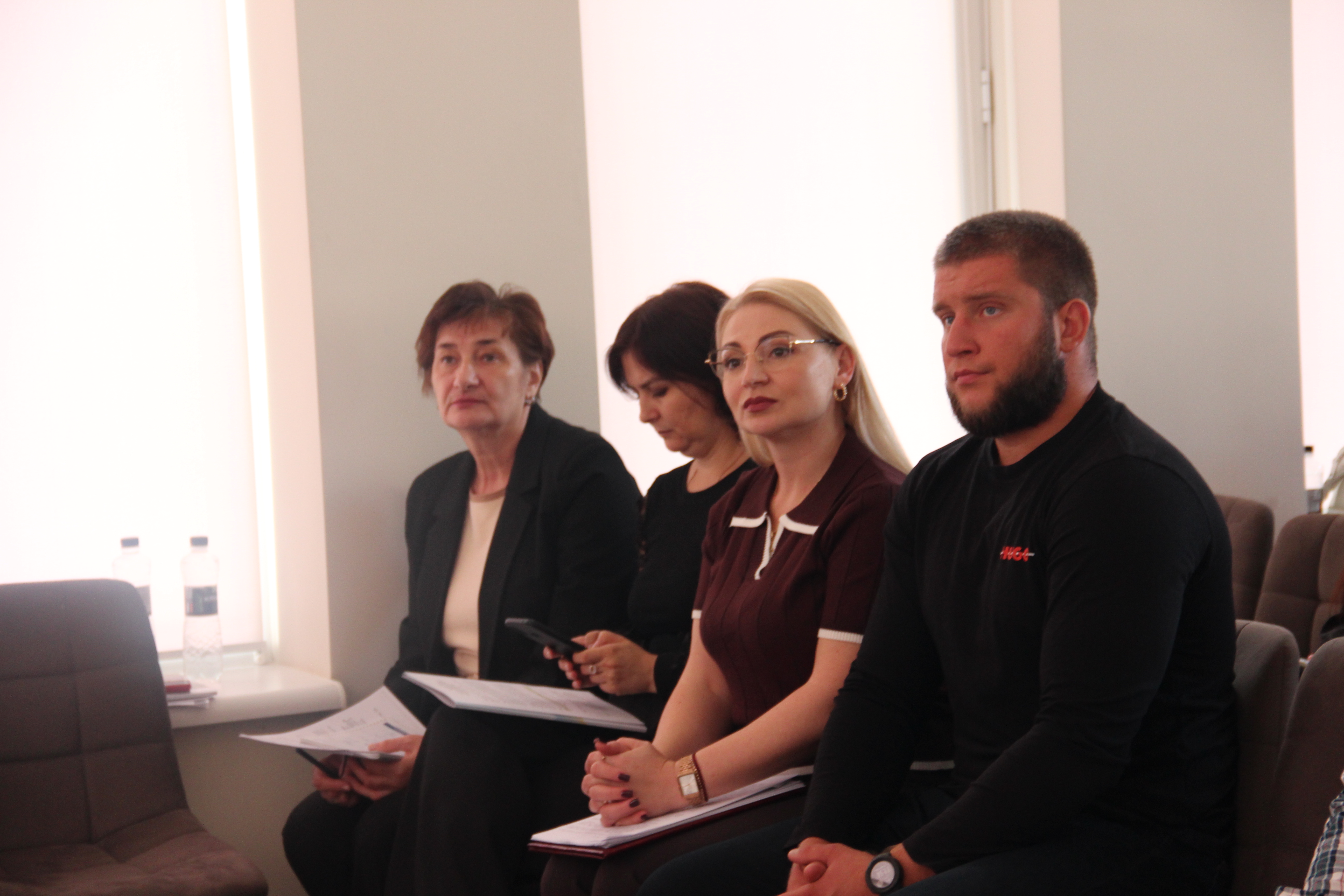 Податкова підтримка ветеранського підприємництва:  фахівці ГУ ДПС у Закарпатській області долучилися до семінару . Фото № 5/4