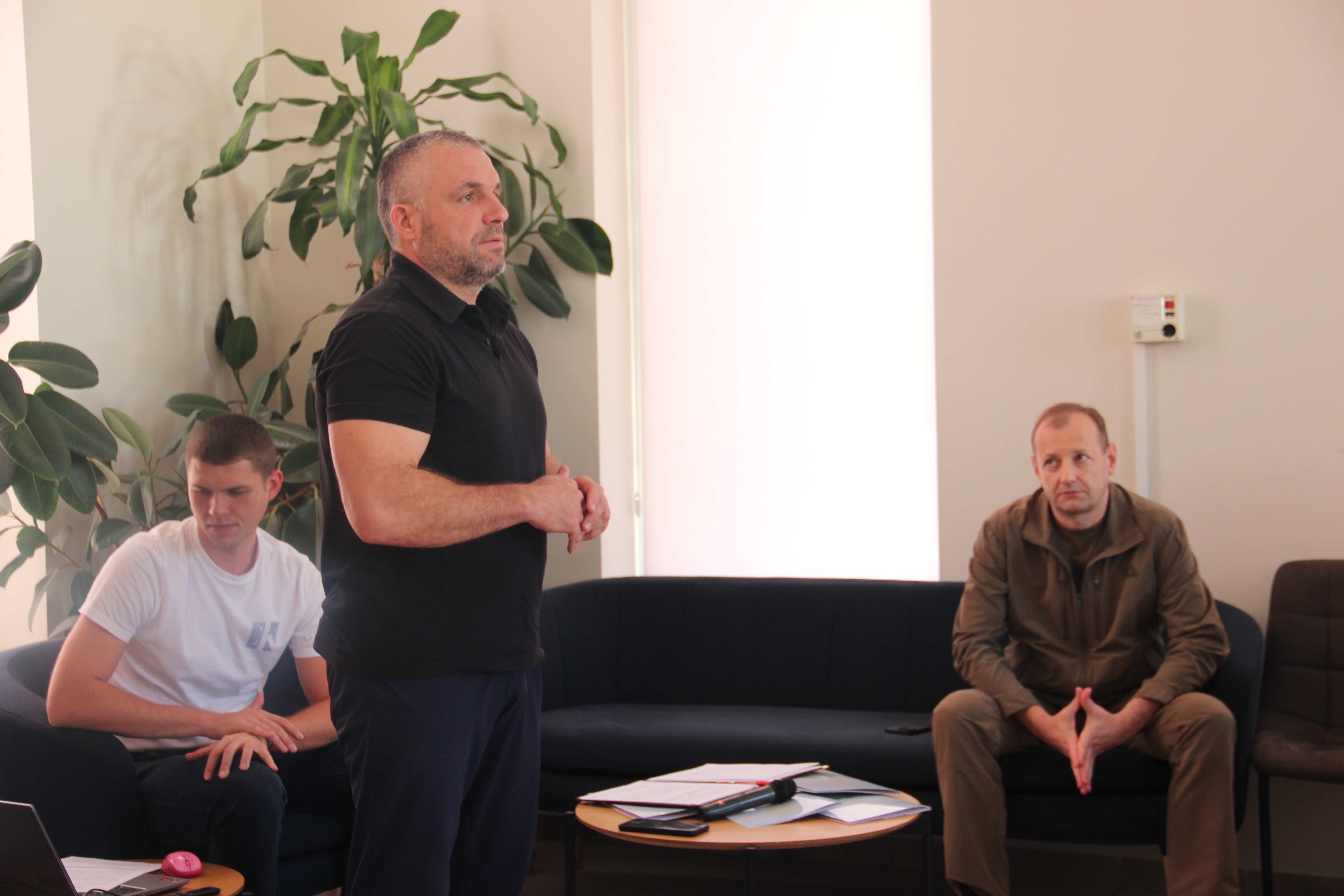 Податкова підтримка ветеранського підприємництва:  фахівці ГУ ДПС у Закарпатській області долучилися до семінару . Фото № 8/7