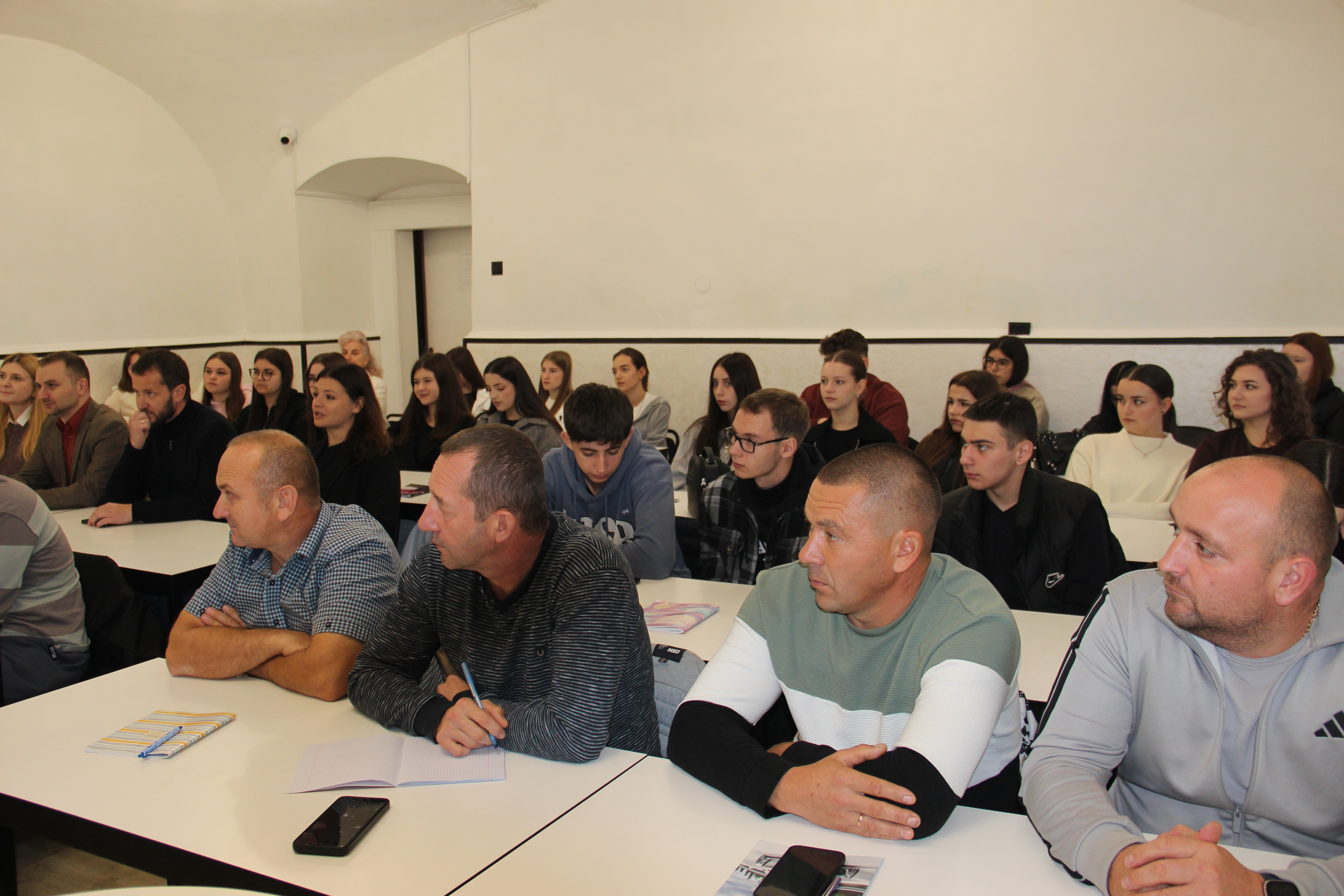 Студентам Ужгородського торговельно-економічного коледжу розповіли про практичні аспекти адміністрування ПДВ. Фото № 2/1