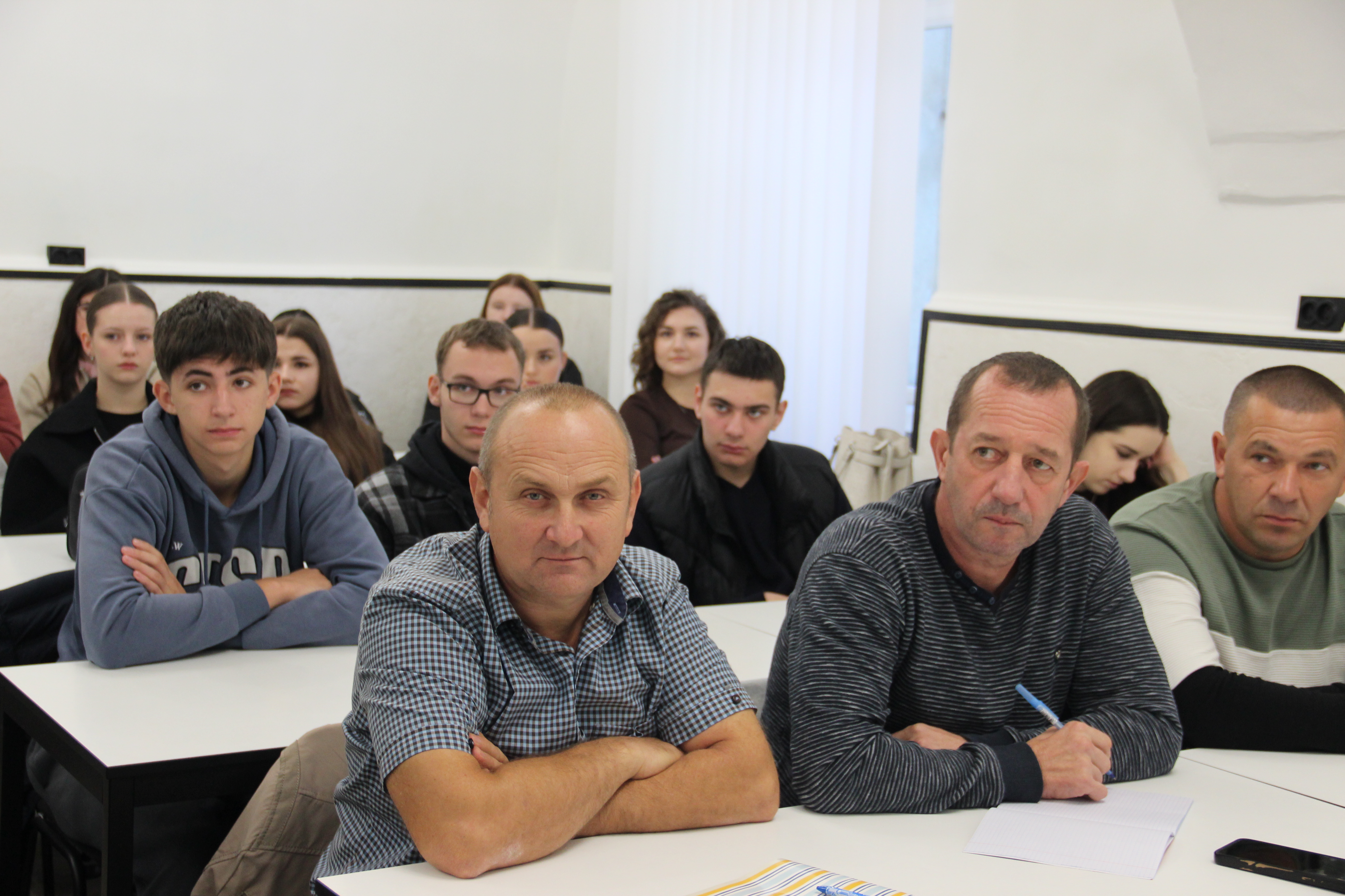 Студентам Ужгородського торговельно-економічного коледжу розповіли про практичні аспекти адміністрування ПДВ. Фото № 4/3