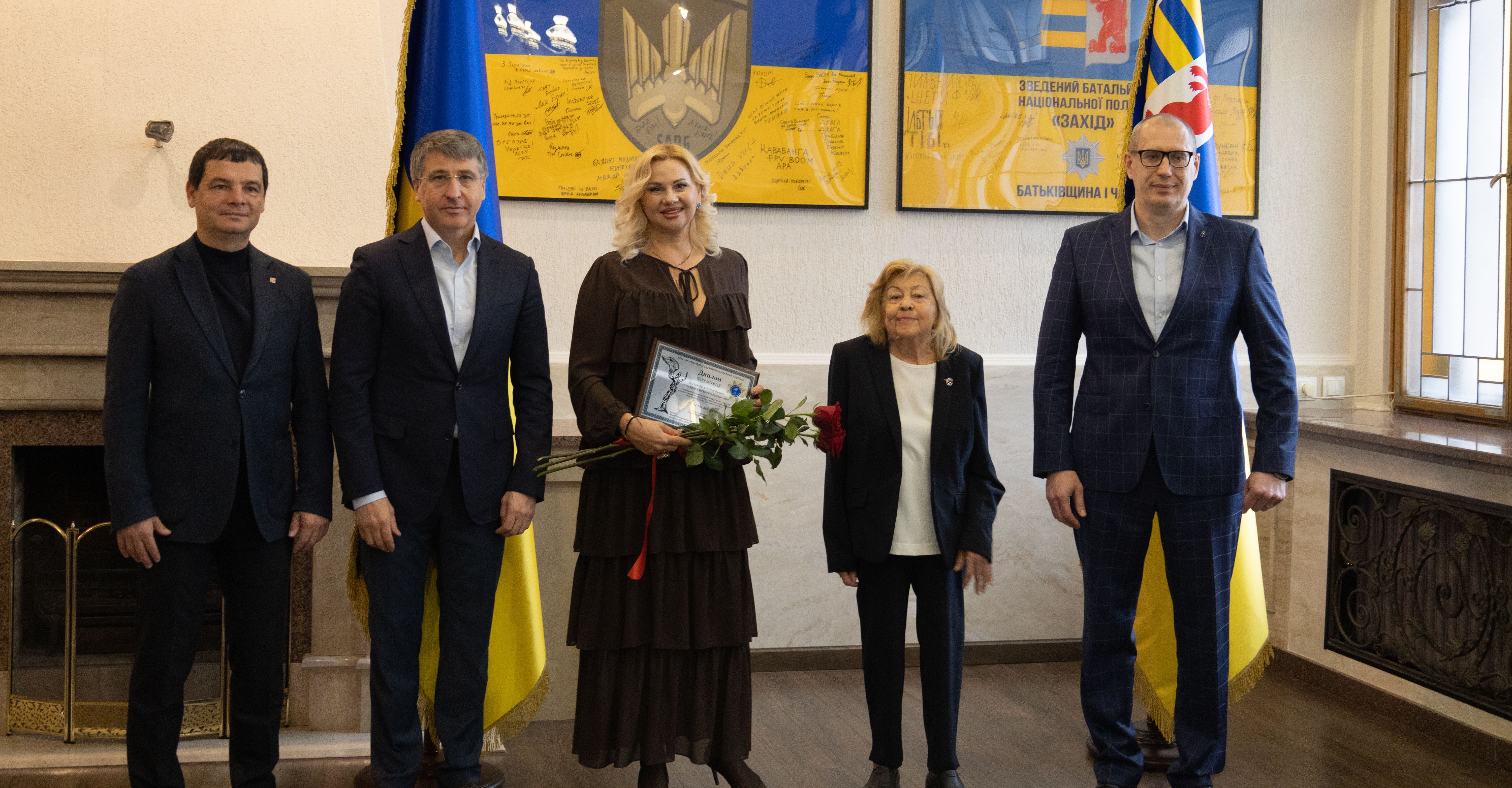 На Закарпатті відзначили переможців Всеукраїнського рейтингу «Сумлінні платники податків - 2025». Фото № 21/20